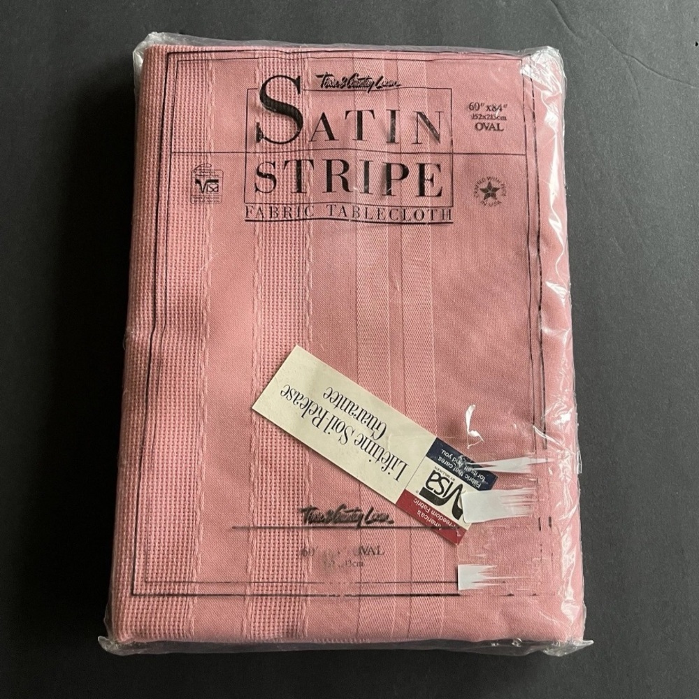 Town & Country Tablecloth 60” x 84” Oval Rose Pink Vtg. USA Visa Polyester New